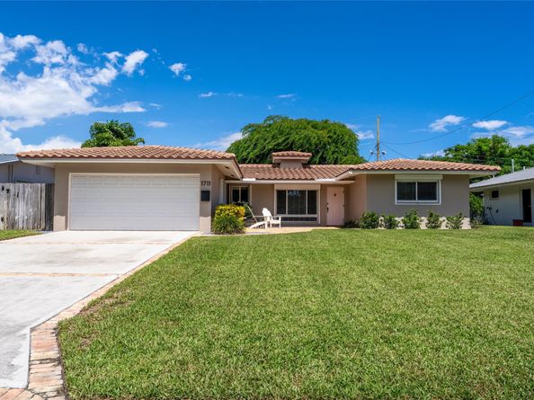 1711 NE 40th Ct, Oakland Park FL 33334