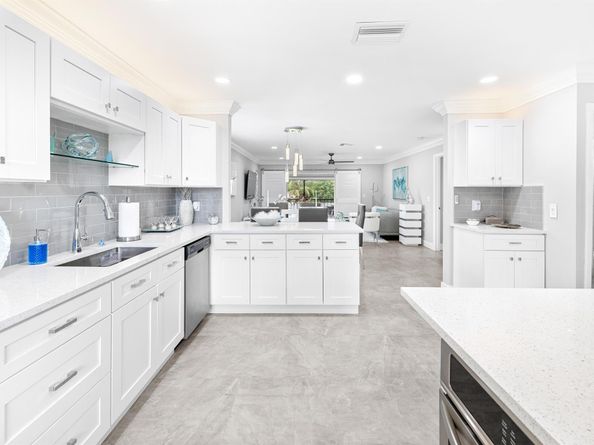 9187 Norte Lago 5b, Boca Raton FL 33428