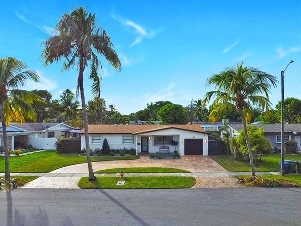 300 SW 65th Way, Pembroke Pines FL 33023