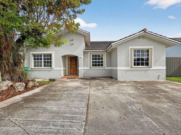 18091 SW 134th Ct, Miami FL 33177