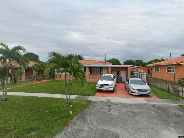 300 E 37th St, Hialeah FL 33013