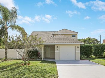 41 Tara Lakes Drive E