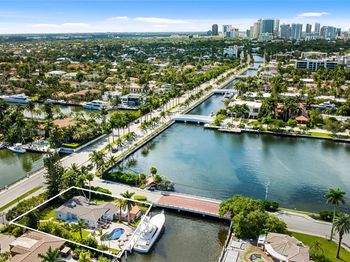 2301 E Las Olas Blvd