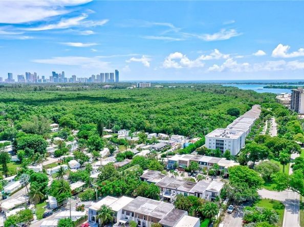 2350 NE 135th St 1212, North Miami FL 33181