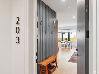 986 South Van Ness Avenue