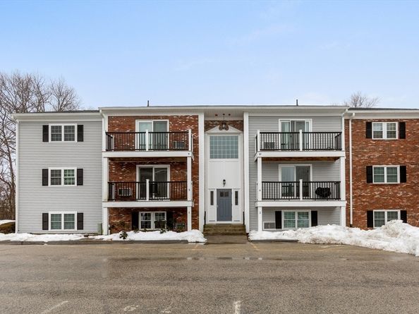 7 Chapel Hill Dr 8, Plymouth MA 02360