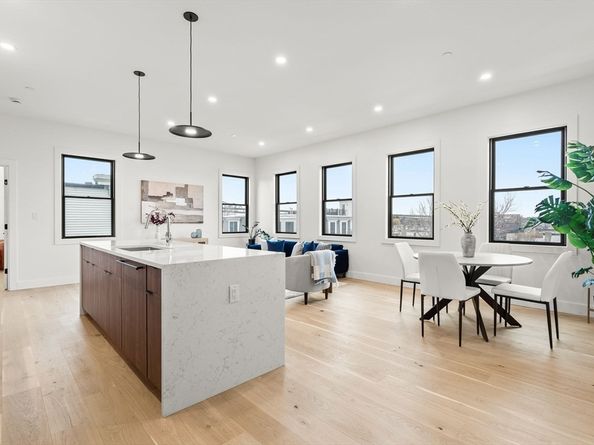 47 Condor PH301, Boston MA 02128