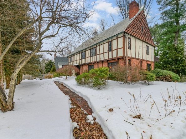 764 Hammond St, Brookline MA 02467