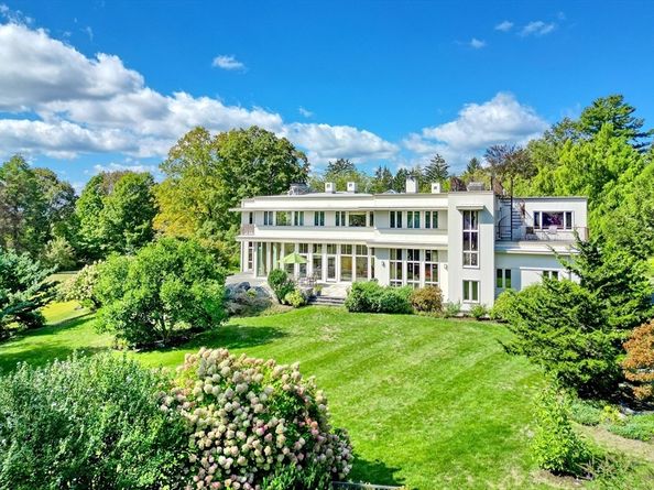 23 Bedford Rd, Lincoln MA 01773