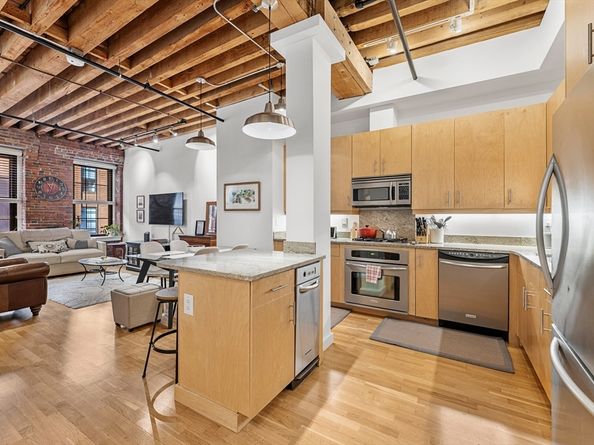 101 Broad St 3B, Boston MA 02110