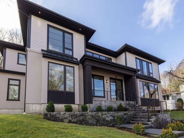 28 Cottonwood Rd, Newton MA 02459