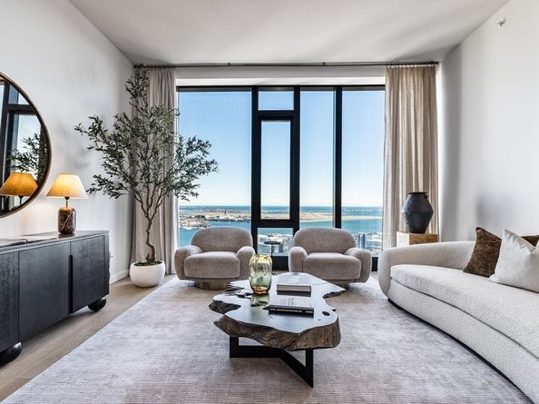 682 Atlantic Ave 39L, Boston MA 02111