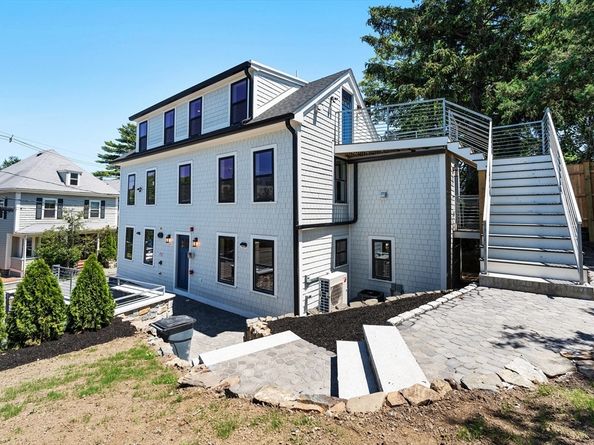 290 Washington St 2, Marblehead MA 01945