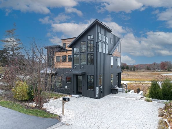 10 Chestnut Pl, Hingham MA 02043