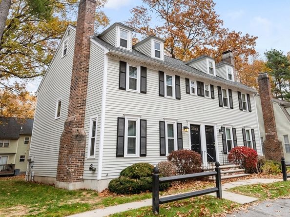 730 Wellman Ave 730, Chelmsford MA 01863