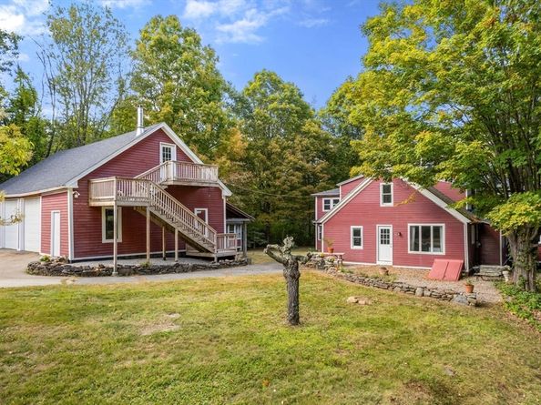 16 Summit Ave, Sturbridge MA 01518