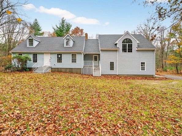 395 High St, Uxbridge MA 01569