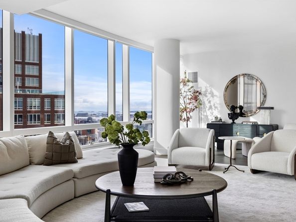 430 Stuart St 27D, Boston MA 02116