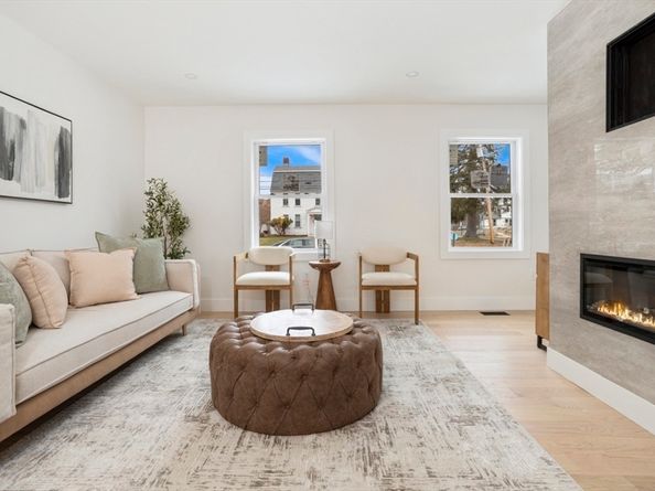 63 Kellogg St, Framingham MA 01701