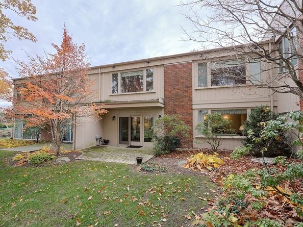 55 Fairgreen Pl 55, Brookline MA 02467