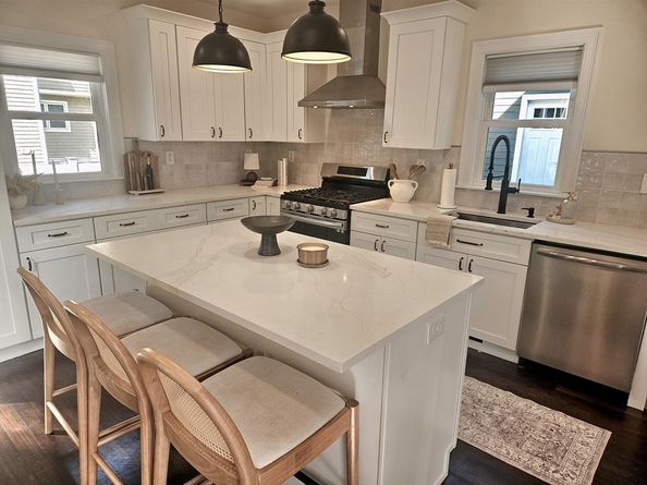 400 Adams St A, Milton MA 02186