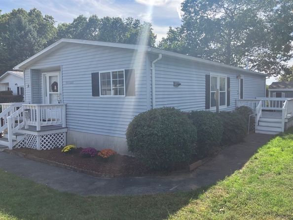 5 Juniper Cir, Rockland MA 02370