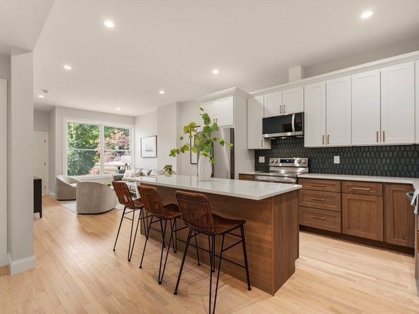 587 E Broadway 3, Boston MA 02127