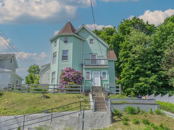 68 Cook Ave, Chelsea MA 02150