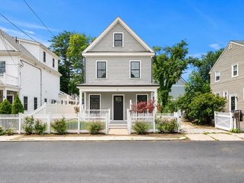 20 Plain St
