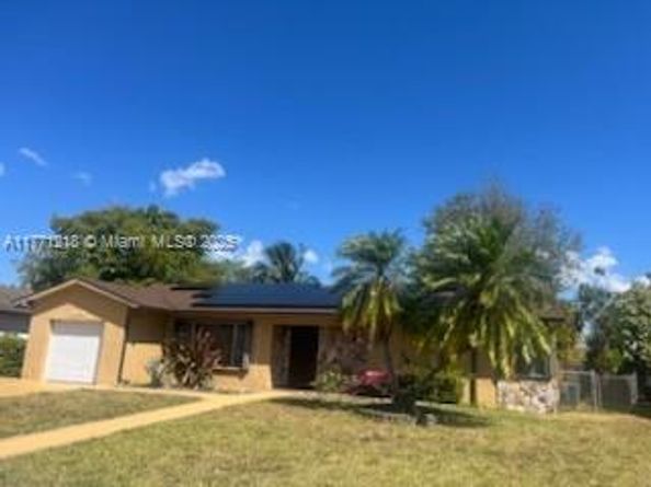 11041 SW 166th Ter, Miami FL 33157