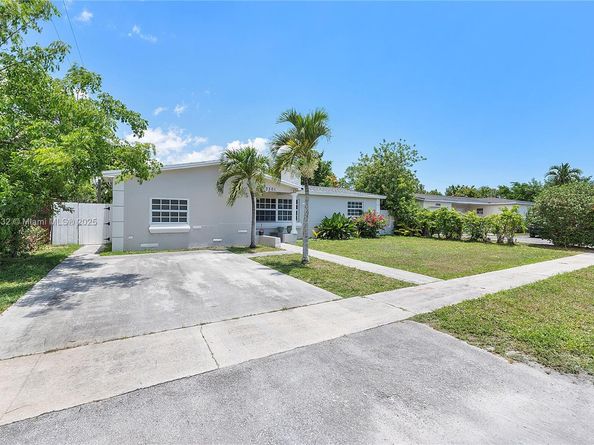 3301 NW 42nd St, Lauderdale Lakes FL 33309