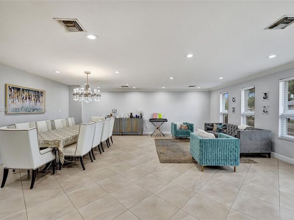 3671 N 47th Ave, Hollywood FL 33021