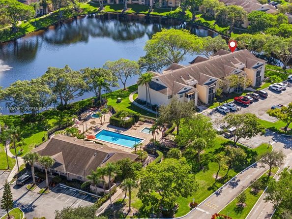 720 Cypress Ln F9, Deerfield Beach FL 33064