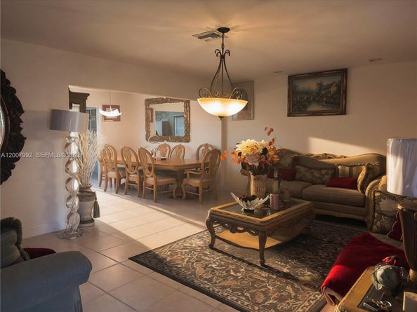 5306 Roosevelt St, Hollywood FL 33021