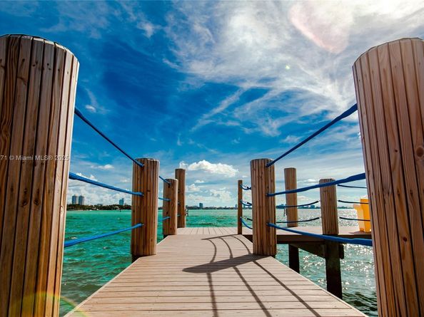 1750 Bay Dr, Miami Beach FL 33141