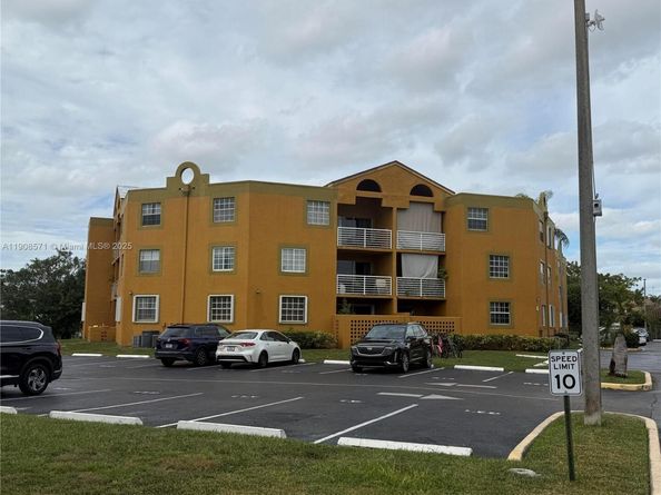 9735 Fontainebleau Blvd G205, Miami FL 33172