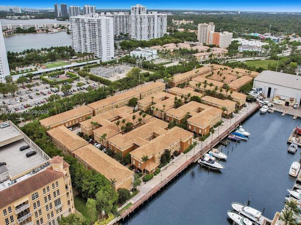 2965 NE 185th St 1513, Aventura FL 33180