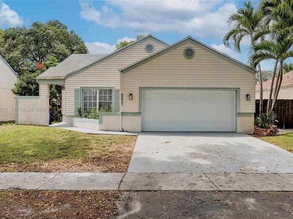 8651 SW 12th St, Pembroke Pines FL 33025