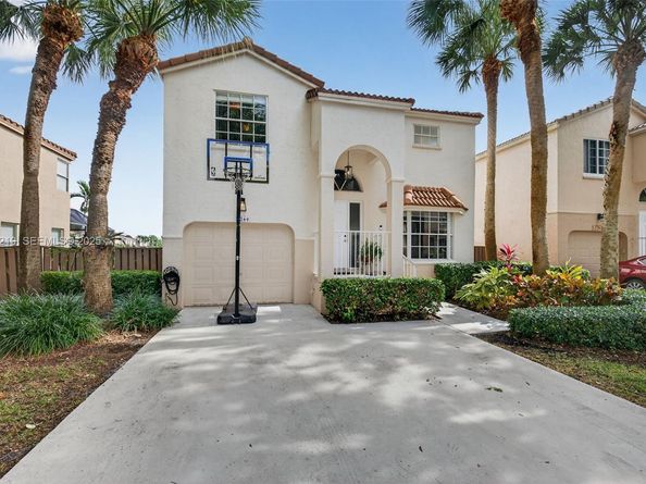 1260 NW 110th Ave, Plantation FL 33322