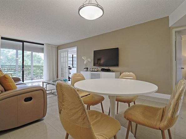 1100 Colony Point Cir 419, Pembroke Pines FL 33026