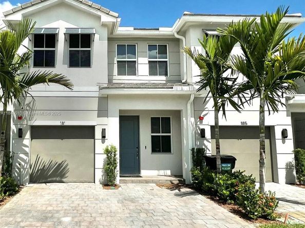 181 SW 170th Ave, Pembroke Pines FL 33027