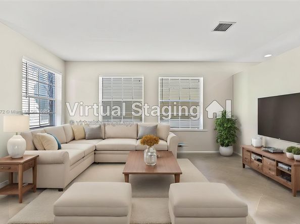 9042 Dupont Pl, Wellington FL 33414