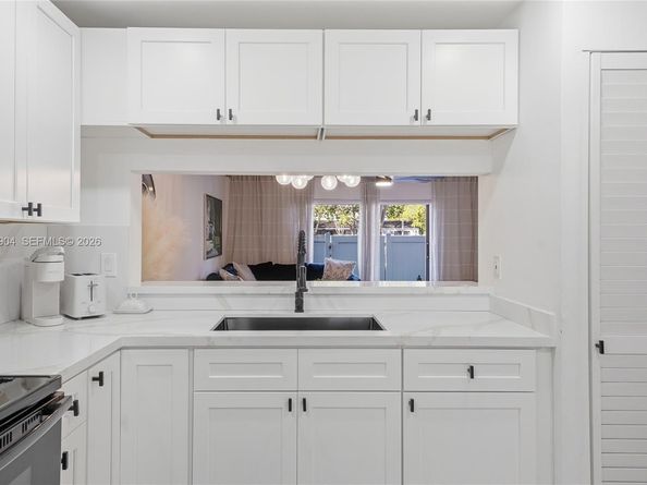 11611 NW 11th St 11611, Pembroke Pines FL 33026