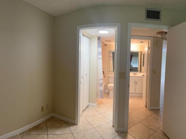 117 LAKE PINE Circle A1 FL 33463