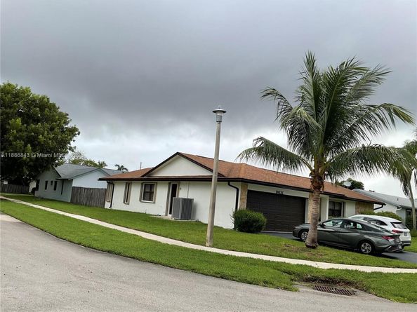 9631 NW 42nd Ct, Sunrise FL 33351