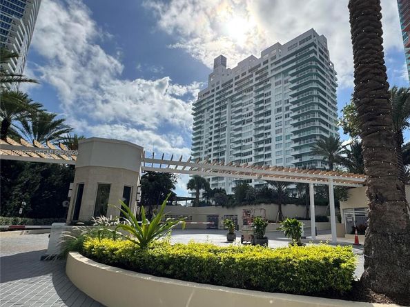 400 S Pointe Dr 1610, Miami Beach FL 33139