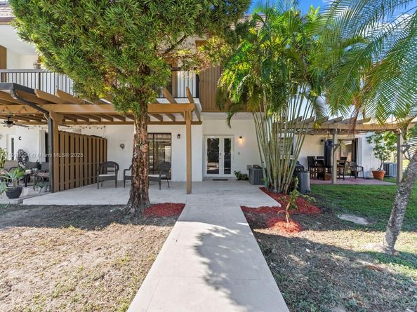 6885 NW 169th St 66D, Hialeah FL 33015