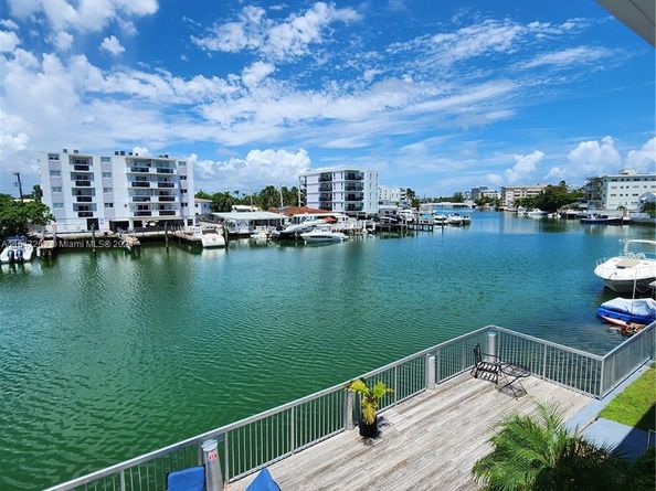 8080 Tatum Waterway Dr 26, Miami Beach FL 33141