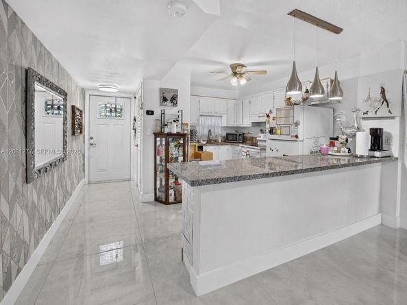 8941 S Hollybrook Blvd 202, Pembroke Pines FL 33025