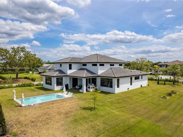 15821 SW 49th St, Southwest Ranches FL 33331